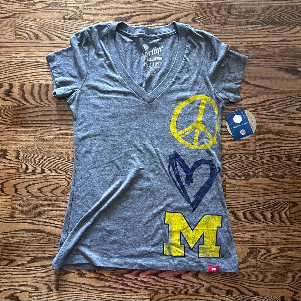 peace love Michigan tshirt size medium NWT
